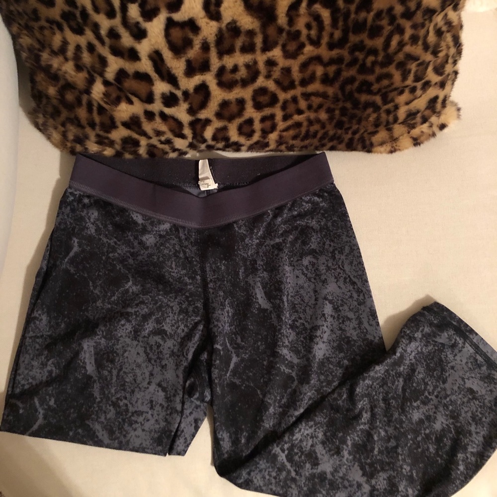 cropped workout leggings